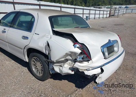 2001 Lincoln Town Car Signature из США, поврежденный, VIN 1LNHM82W91Y611232